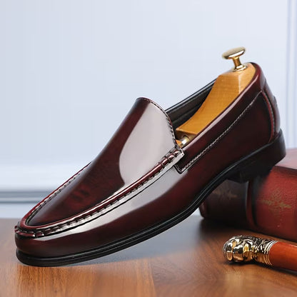 Chaussures au design léger et à bout pointu