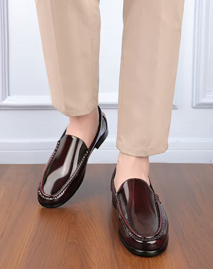 Chaussures au design léger et à bout pointu
