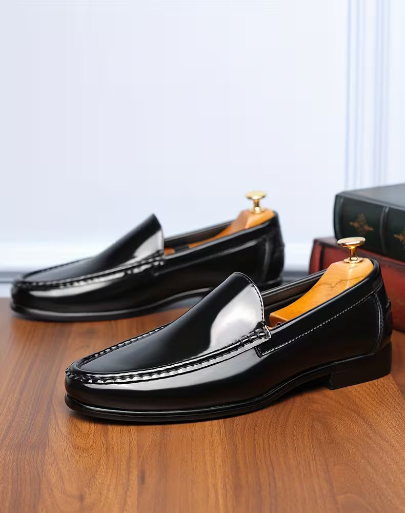 Chaussures au design léger et à bout pointu
