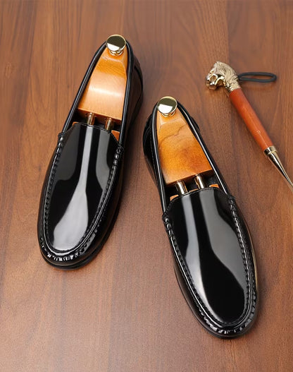Chaussures au design léger et à bout pointu