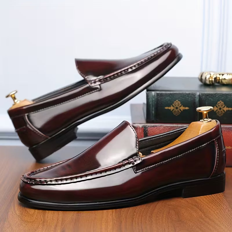 Chaussures au design léger et à bout pointu