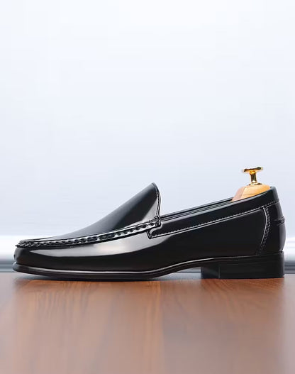 Chaussures au design léger et à bout pointu