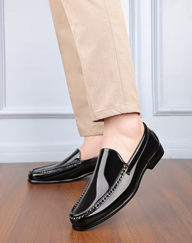 Chaussures au design léger et à bout pointu