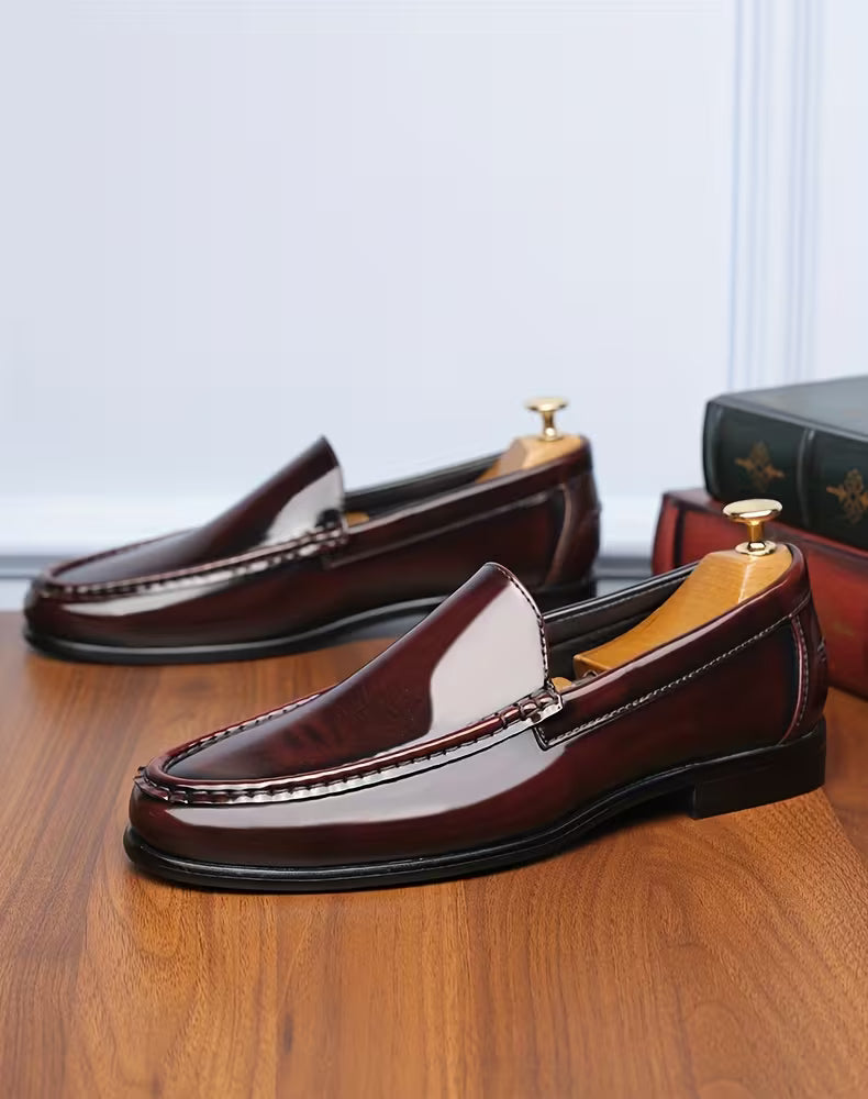 Chaussures au design léger et à bout pointu