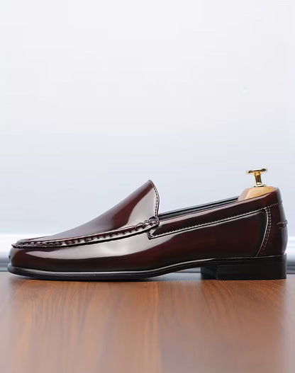 Chaussures au design léger et à bout pointu