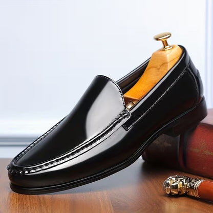 Chaussures au design léger et à bout pointu
