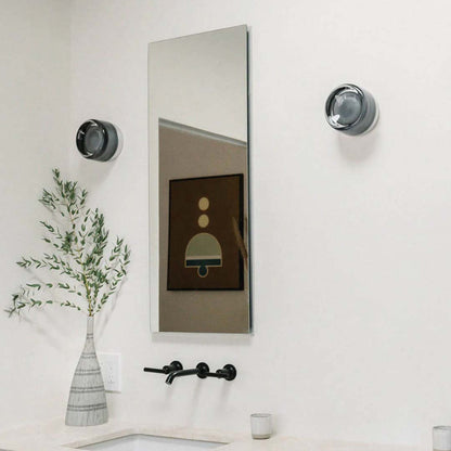 Applique moderna con diffusore in vetro per una luce d’atmosfera soffusa negli ambienti interni