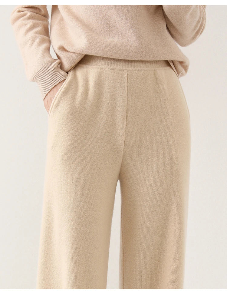 Luxury Women's Corduroy Trousers with Wide Legs and Elastic Waist