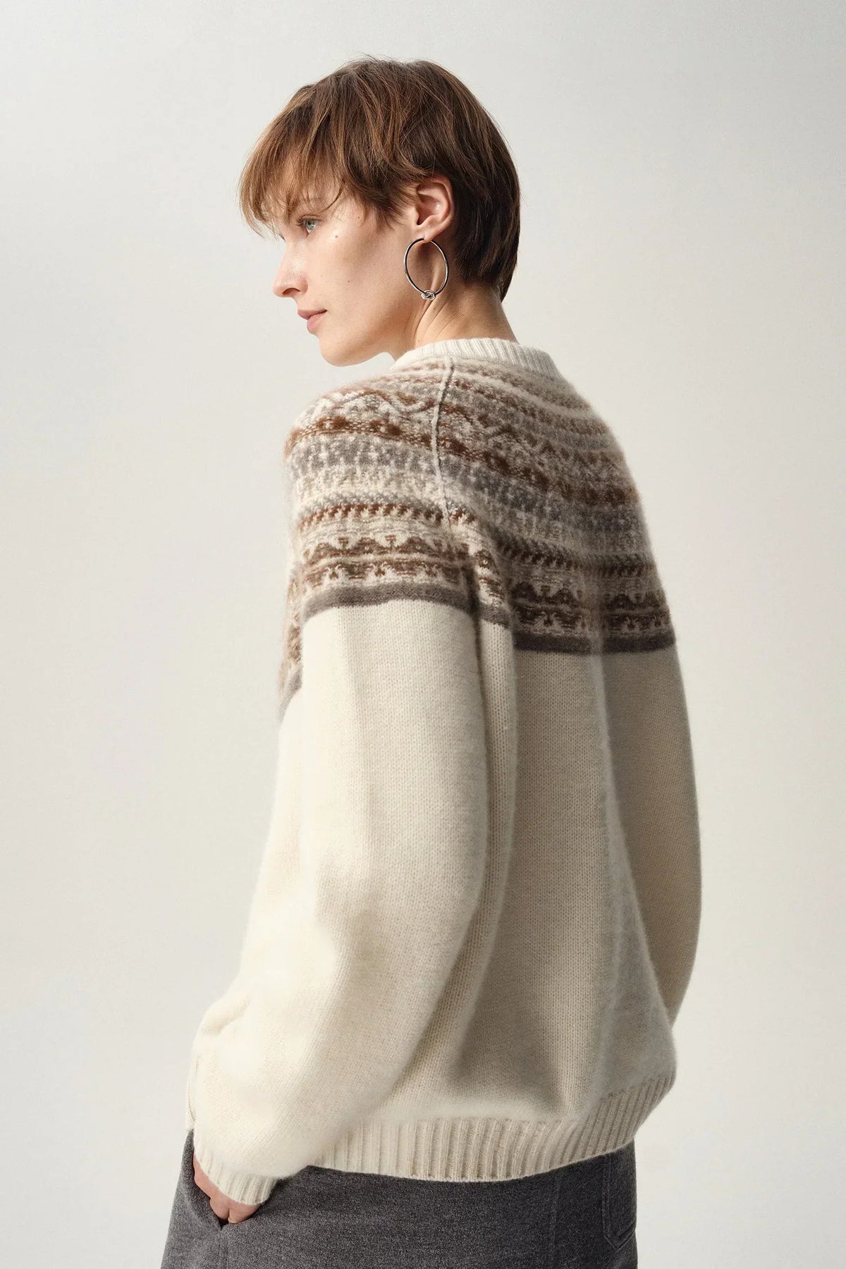 Ladies' Cozy Wool Vest with Norwegian Pattern and Button Closure