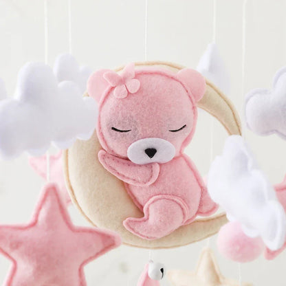 Holz-Mobile fürs Babybett mit Filzbären – Beruhigendes und stilvolles Babyaccessoire