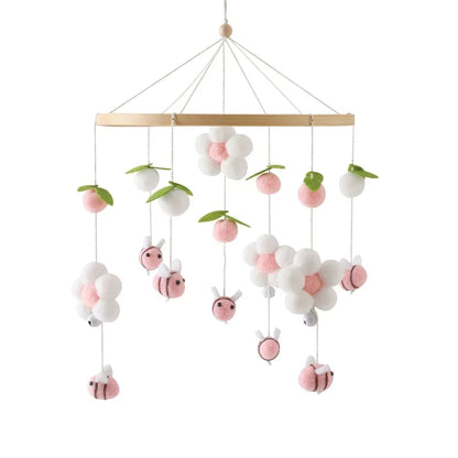 Holz-Mobile fürs Babybett mit Filzbären – Beruhigendes und stilvolles Babyaccessoire
