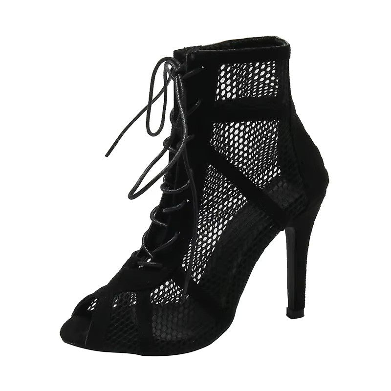 Loe – Elegant Heels with Ankle Strap