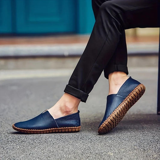 Mocasines elegantes hechos de cuero genuino mate