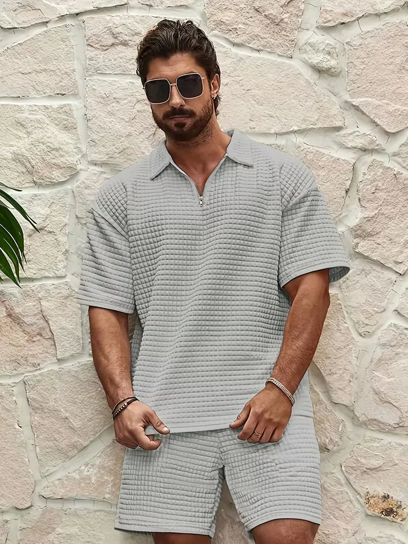 Set with V-neck and texture