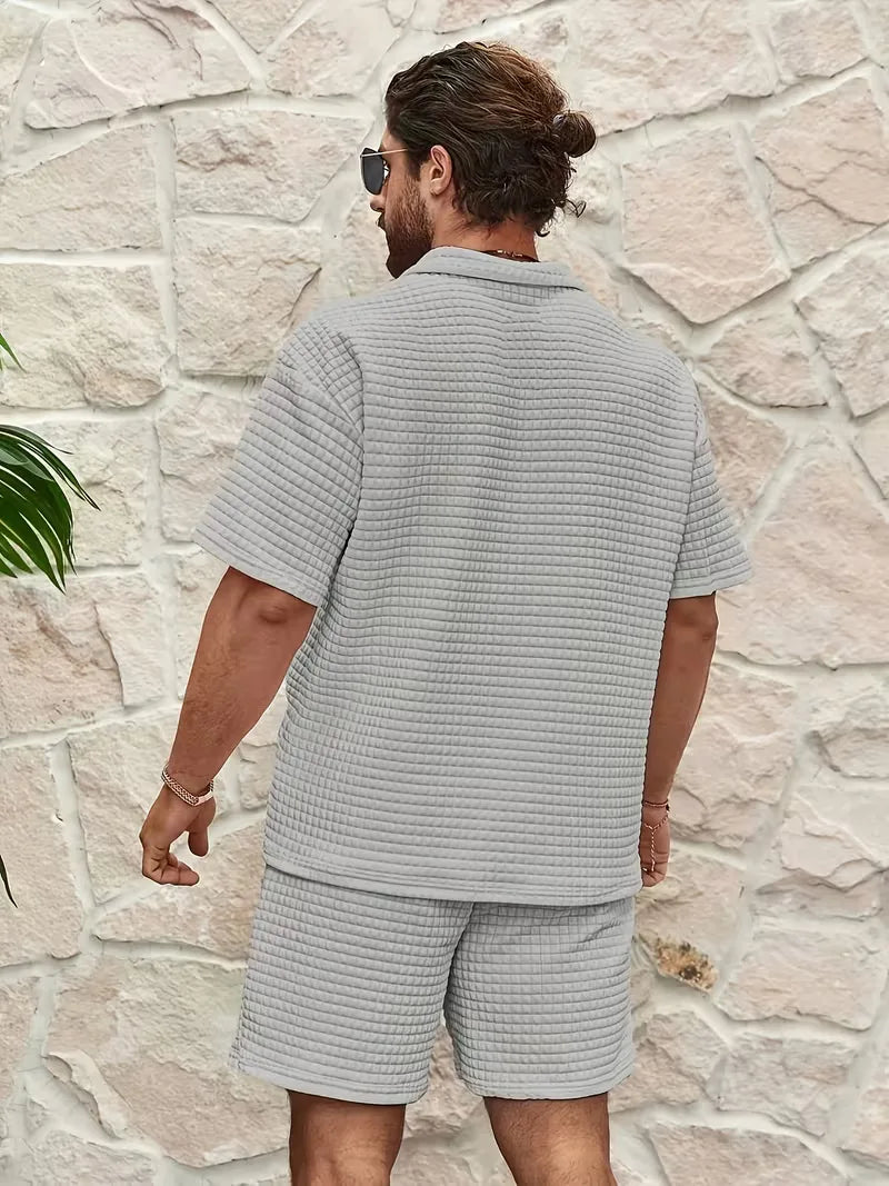 Set with V-neck and texture