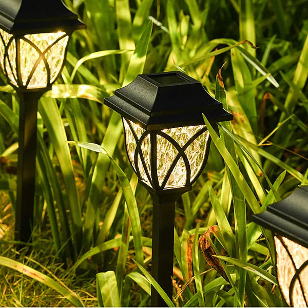 Lámparas solares de jardín con diseño de farol para una iluminación exterior ambiental y de bajo consumo