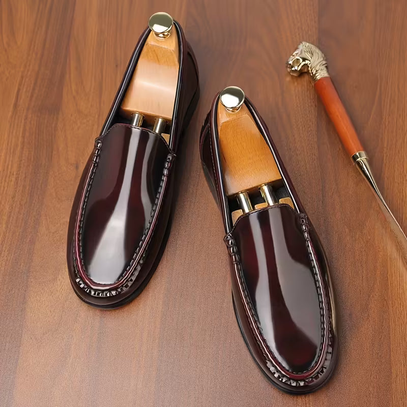 Shoes with lightweight design and pointed toe