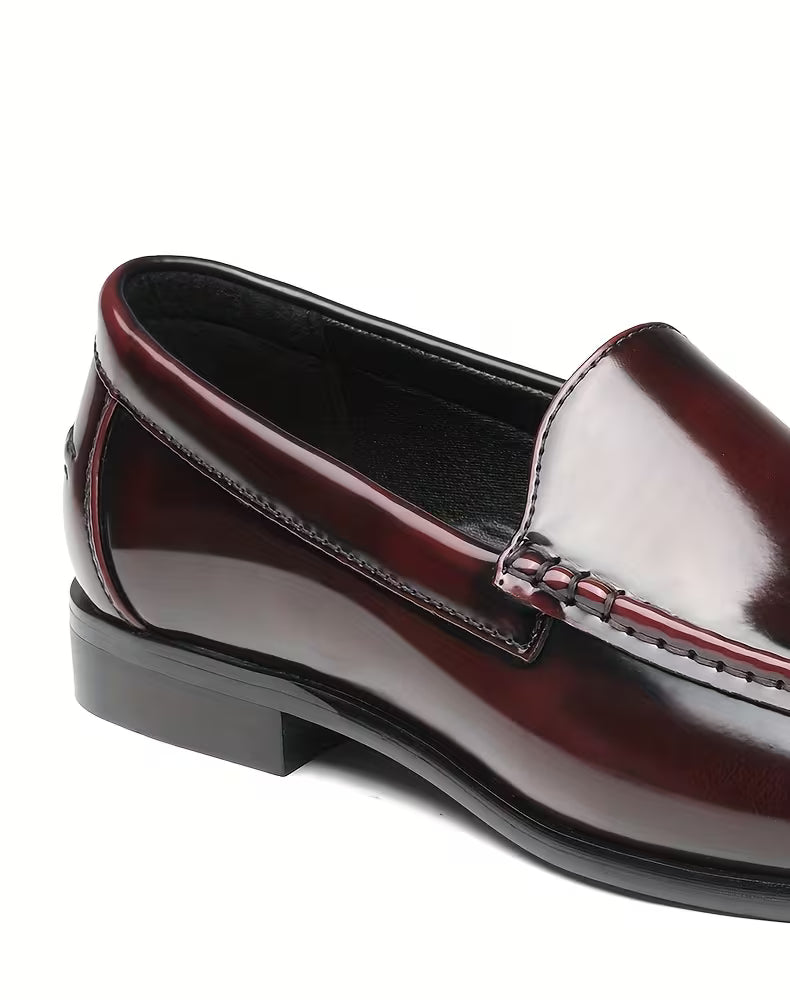 Shoes with lightweight design and pointed toe