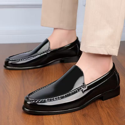 Shoes with lightweight design and pointed toe