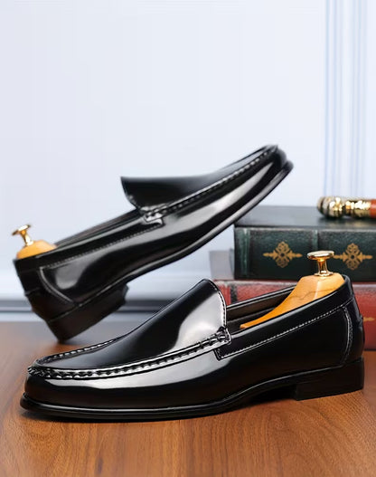 Shoes with lightweight design and pointed toe