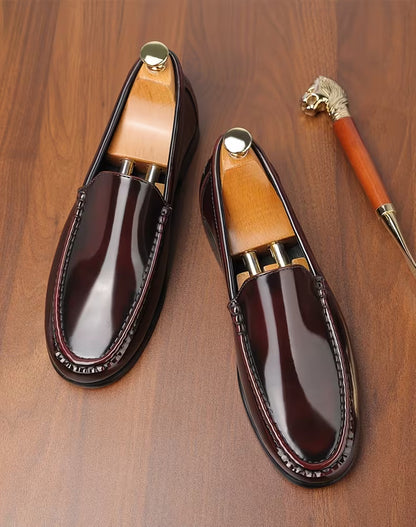 Shoes with lightweight design and pointed toe