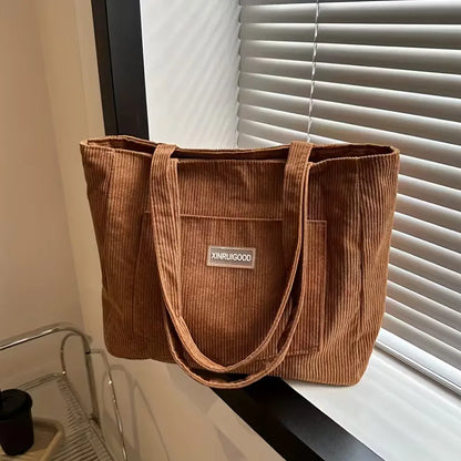 Shopper with Magnetic Closure