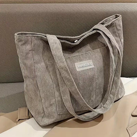 Shopper with Magnetic Closure