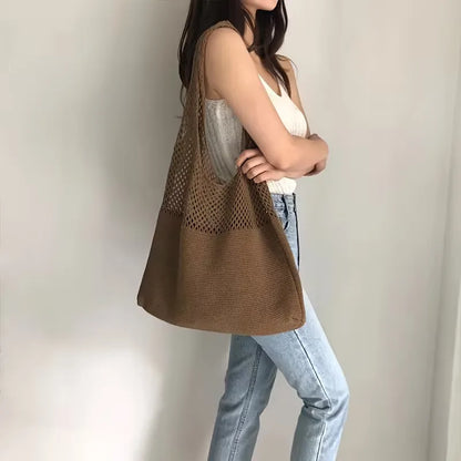 Shopper with hollow crochet design