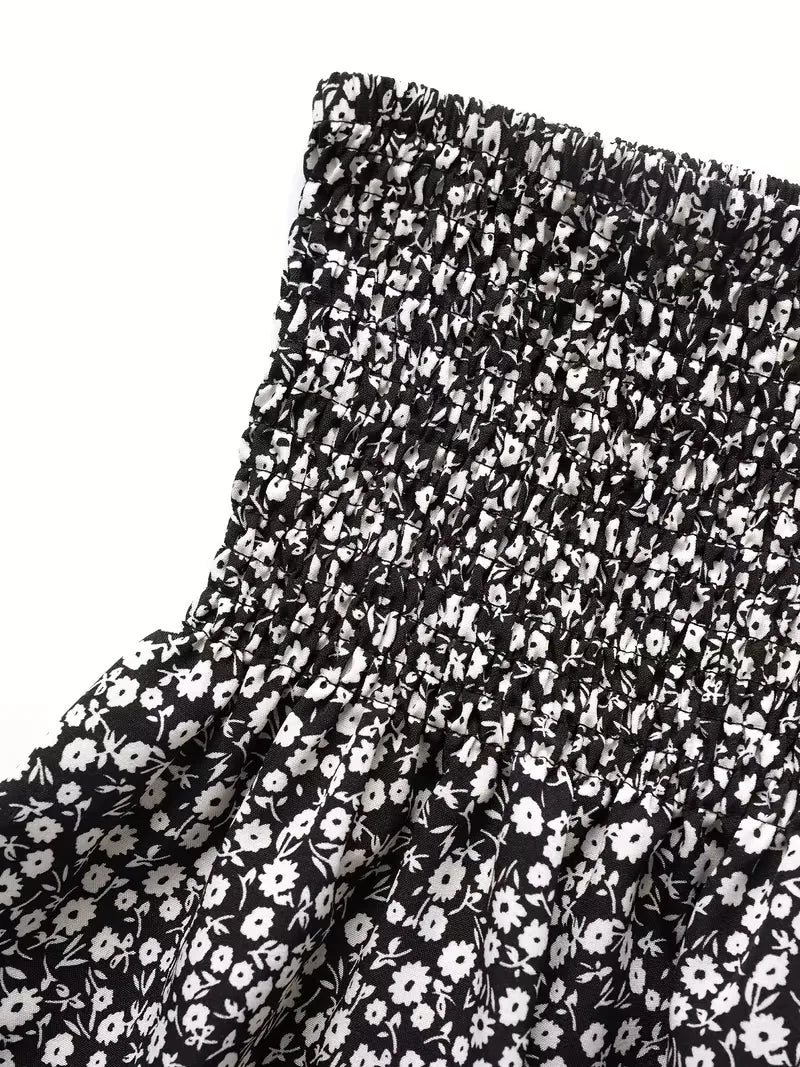 Short with High Waist and Floral Pattern
