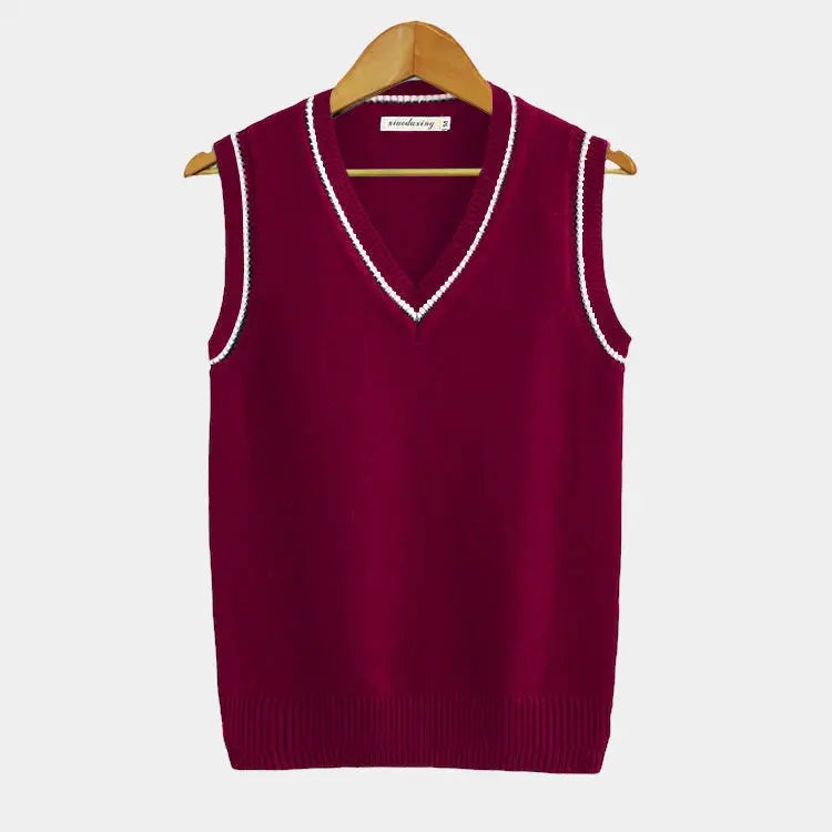 Sleeveless jumper with v-neck and cable pattern