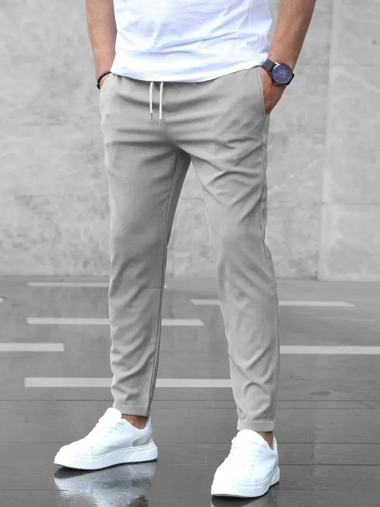 Pantalon slim avec taille élastique et poches latérales