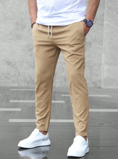 Pantalon slim avec taille élastique et poches latérales