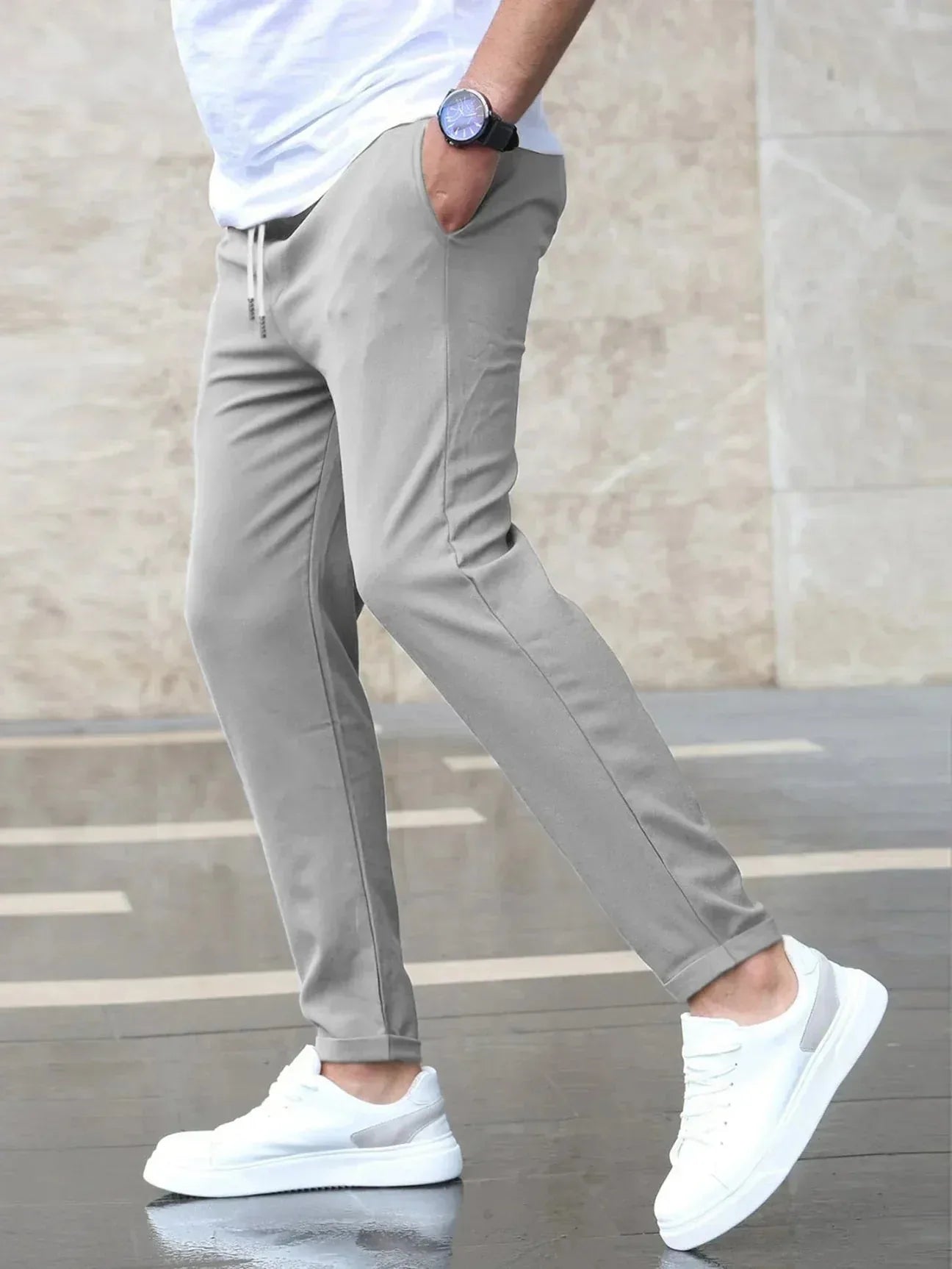 Pantalon slim avec taille élastique et poches latérales
