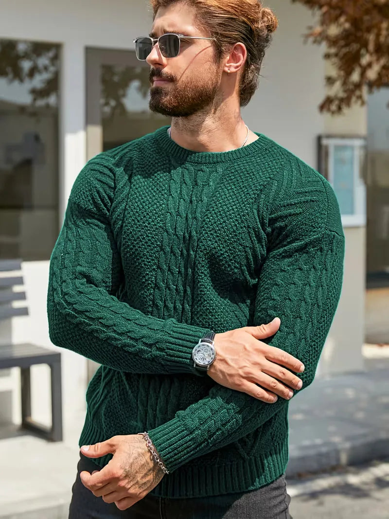 Pull ajusté à col rond avec motif torsadé