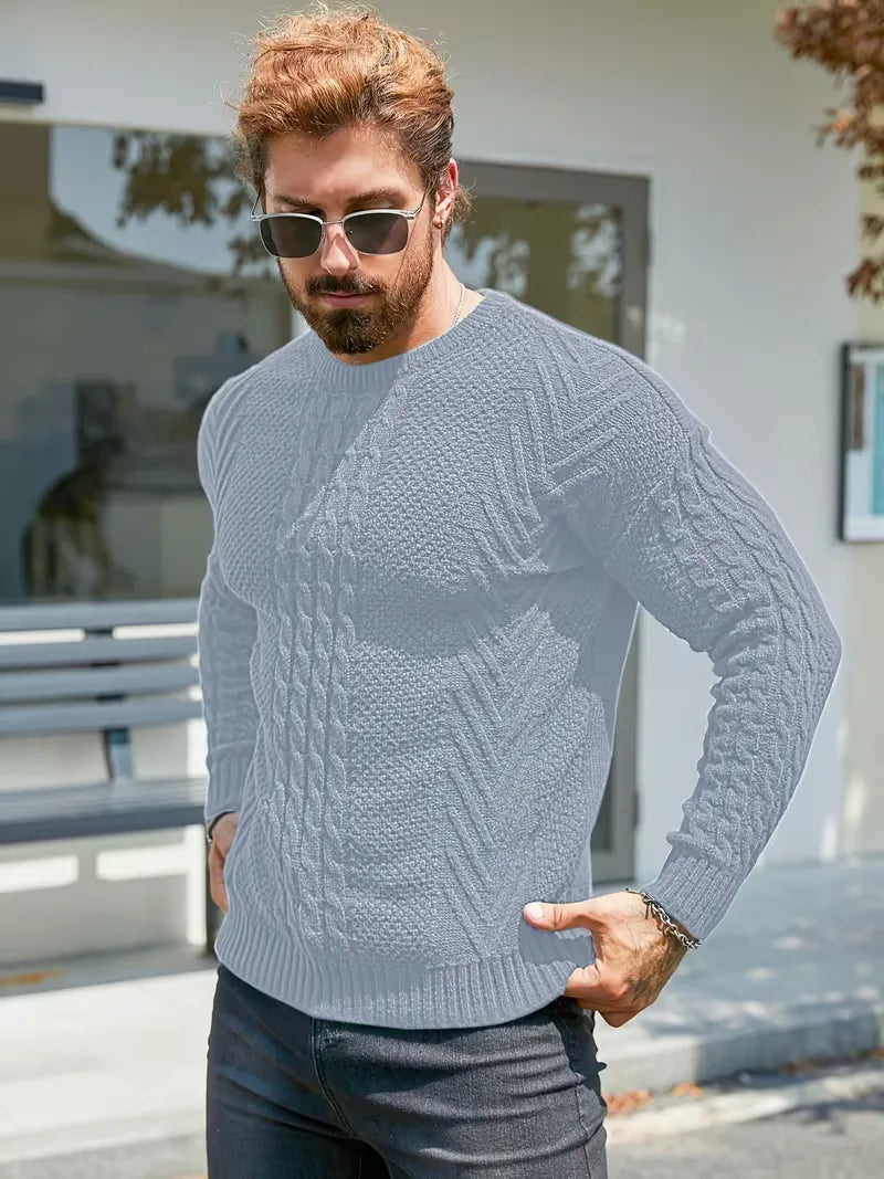 Pull ajusté à col rond avec motif torsadé