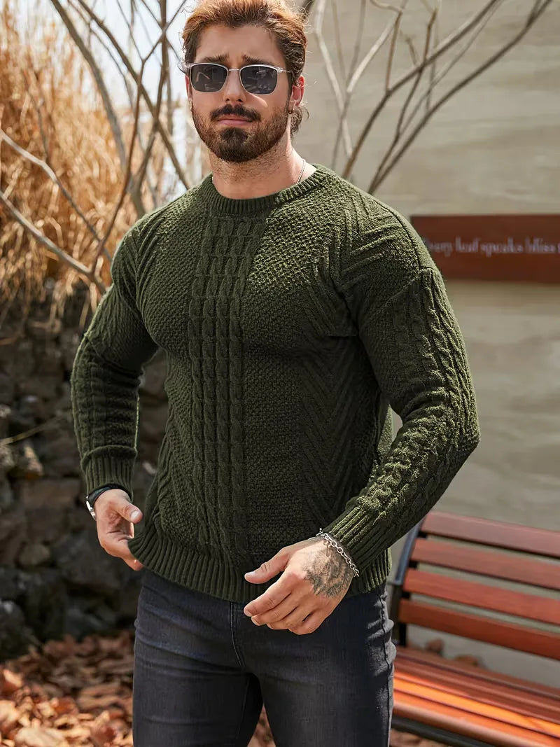 Pull ajusté à col rond avec motif torsadé