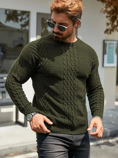 Pull ajusté à col rond avec motif torsadé