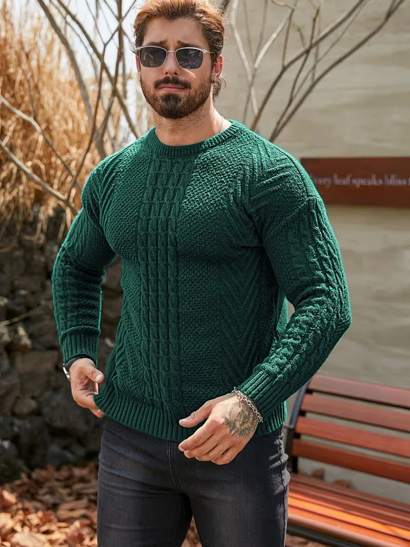 Pull ajusté à col rond avec motif torsadé