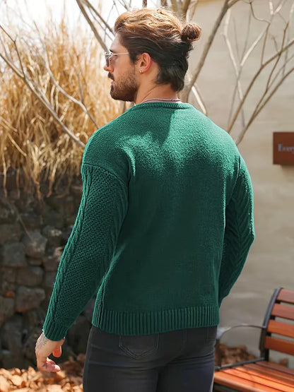 Pull ajusté à col rond avec motif torsadé