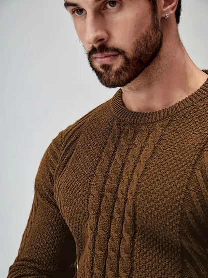 Pull ajusté à col rond avec motif torsadé