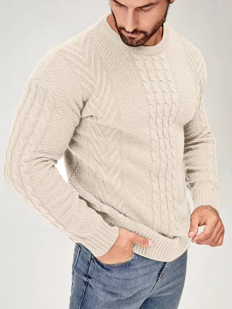 Pull ajusté à col rond avec motif torsadé