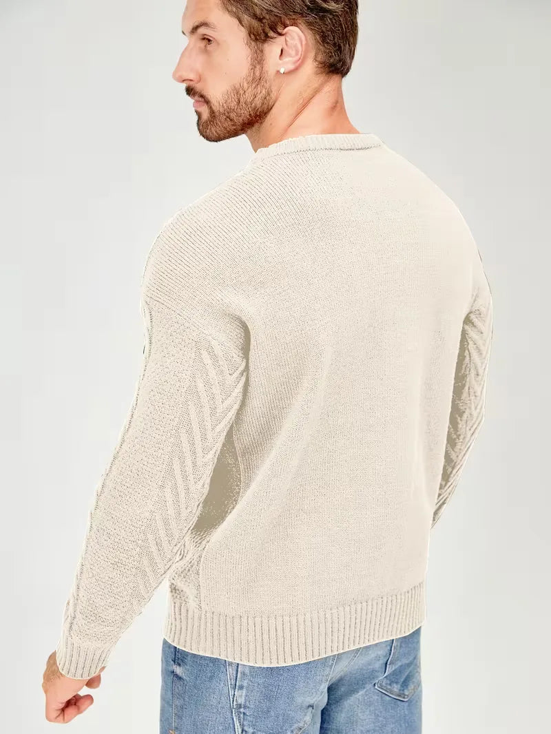 Pull ajusté à col rond avec motif torsadé