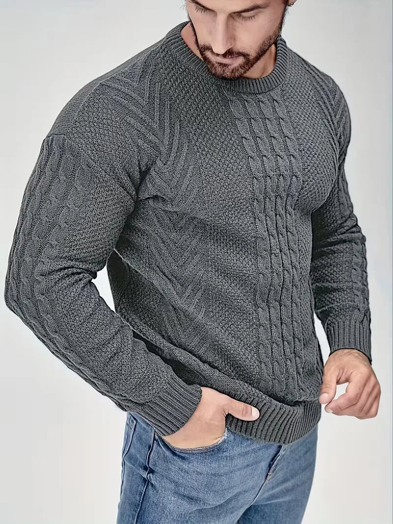 Pull ajusté à col rond avec motif torsadé