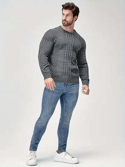 Pull ajusté à col rond avec motif torsadé