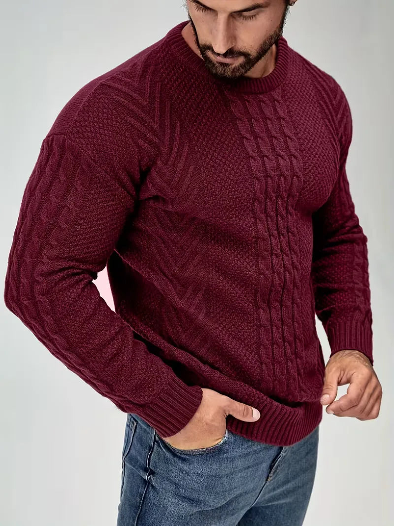 Pull ajusté à col rond avec motif torsadé