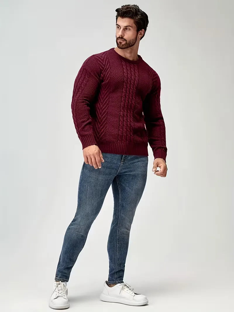Pull ajusté à col rond avec motif torsadé