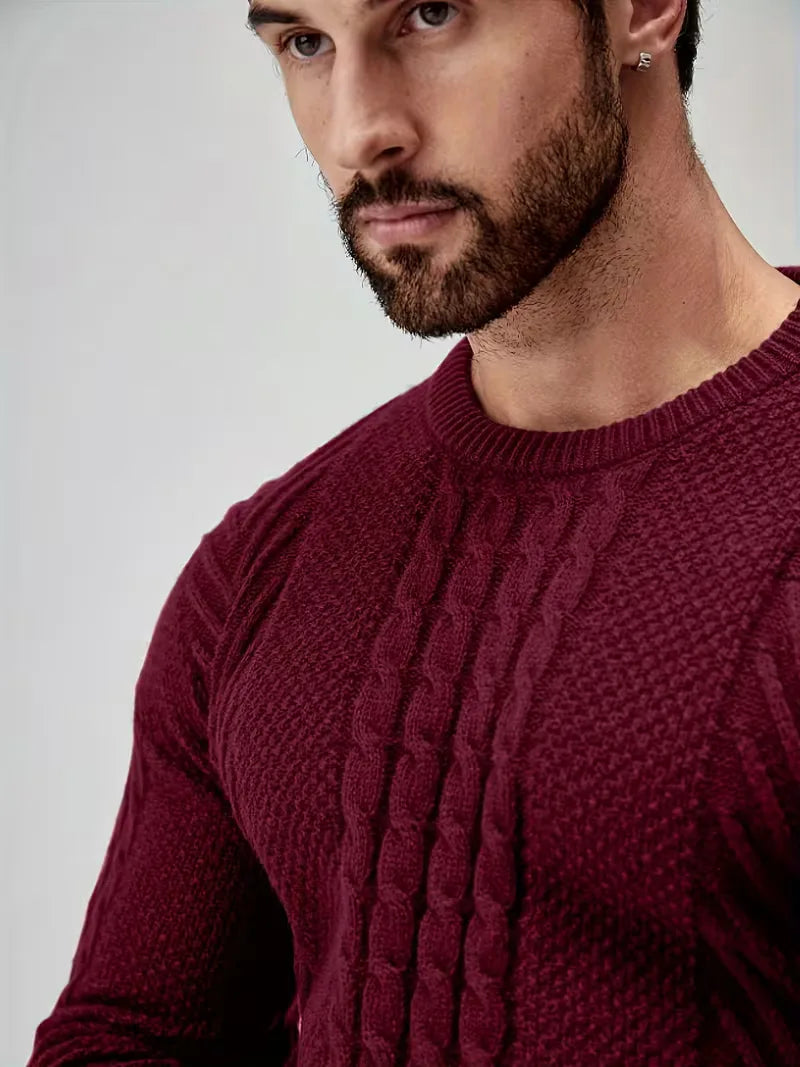 Pull ajusté à col rond avec motif torsadé