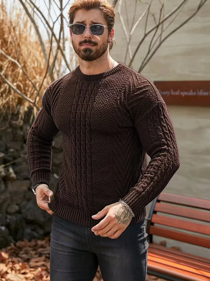 Pull ajusté à col rond avec motif torsadé