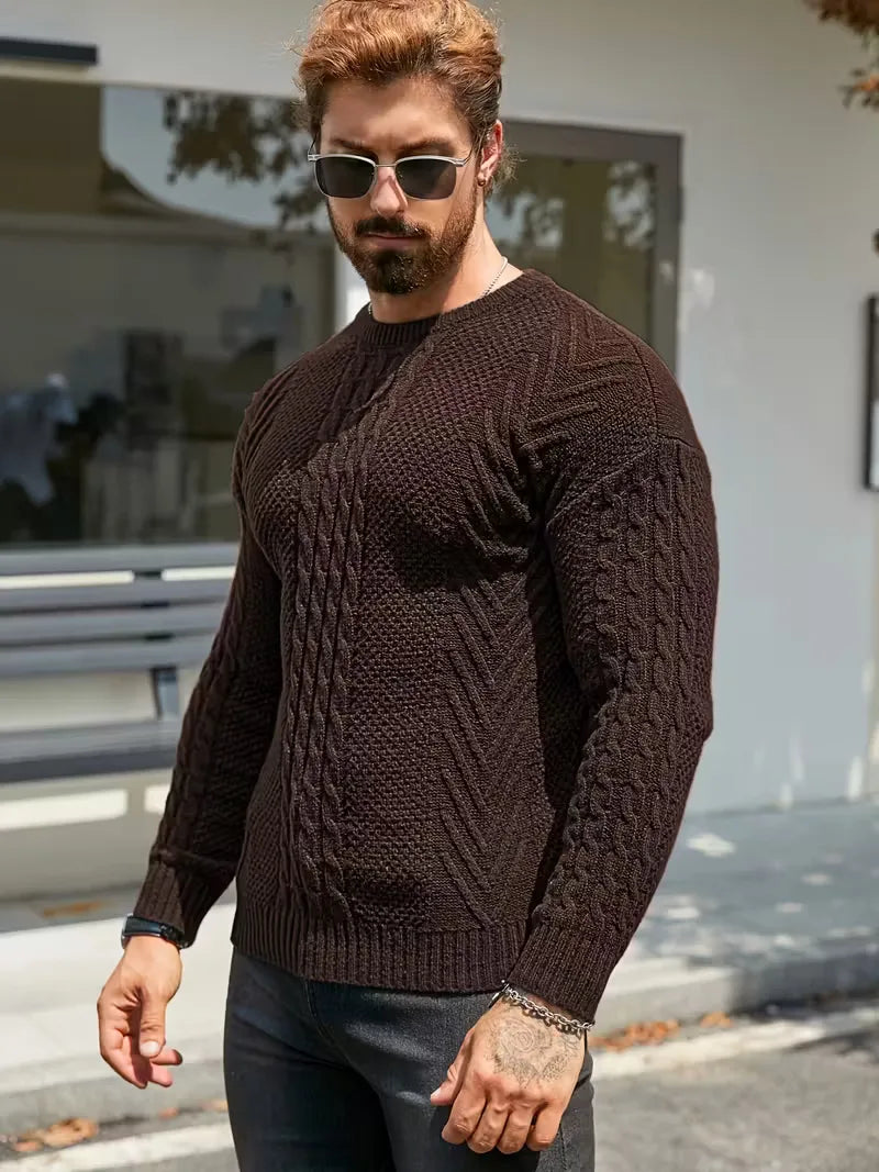 Pull ajusté à col rond avec motif torsadé