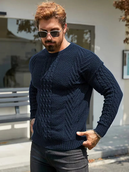 Pull ajusté à col rond avec motif torsadé